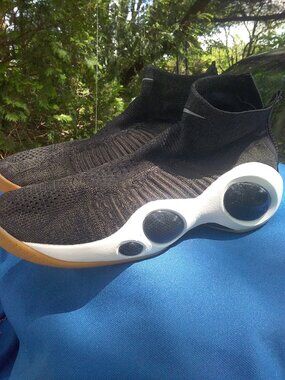 Nike mens  athletic shoes